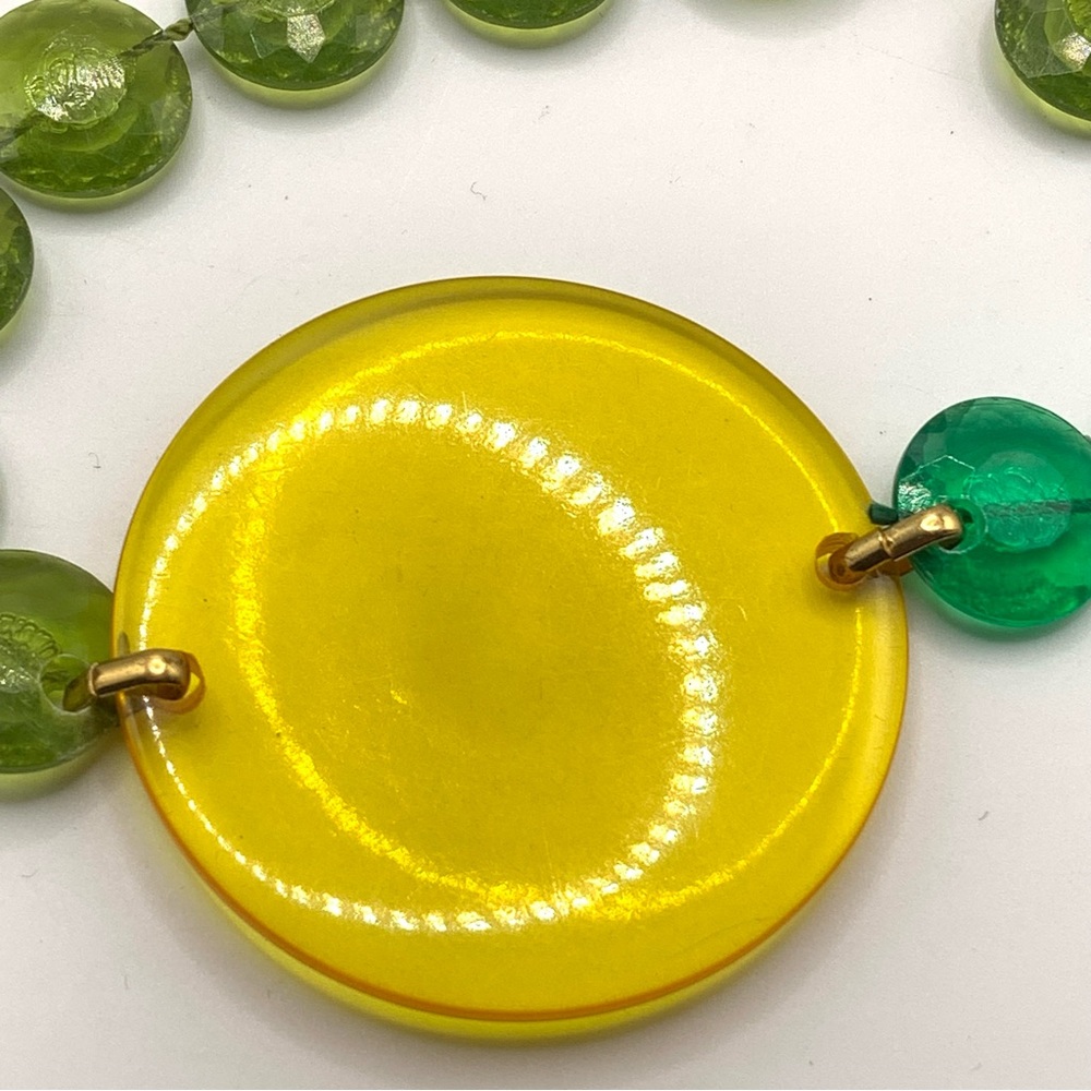 Colorful Vintage Long Yellow and Green Lucite Beaded Necklace W/ Fold over clasp - Picture 7 of 8
